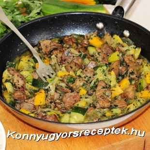 Cukkinis-hagymás csirkemáj